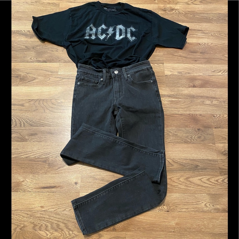 LEVI’s Faded Black 711 Jean Excellent Cond.